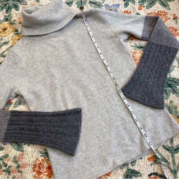 Emma Sofia 100% Cashmere Turtleneck Sweater Knit Bell Sleeve Y2K XS - Picture 2 of 6